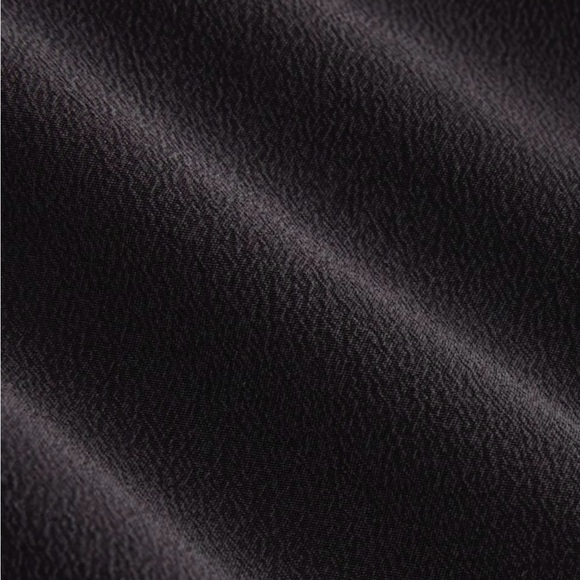 Everlane Boxy Shirt in Washable Silk, 0 - Picture 6 of 11